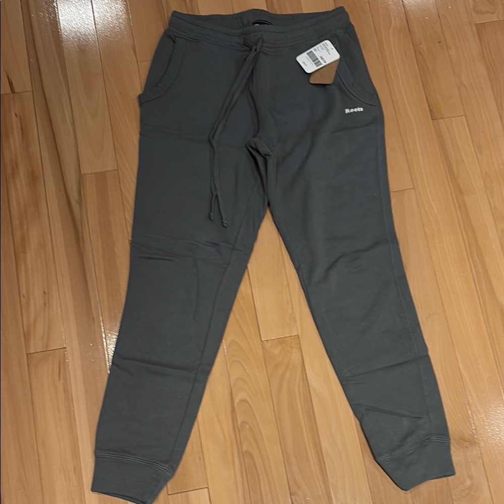NWT Women’s Roots Balsam Green Sweatpants - size XS